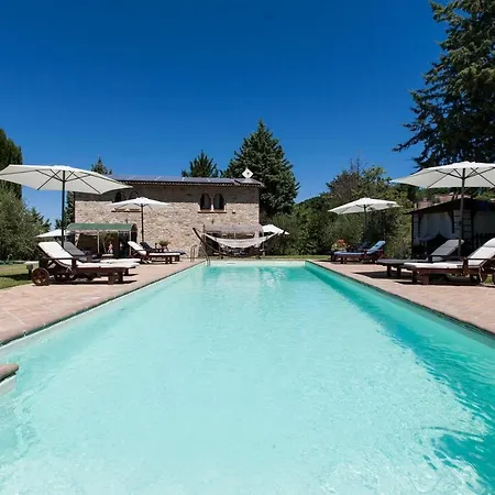 Podere Caldaruccio La Pineta For 18 People Feriehus