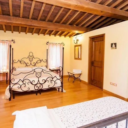 Podere Caldaruccio La Pineta For 18 People Feriehus *
