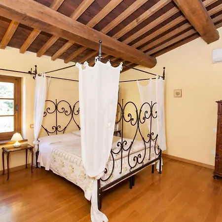 Podere Caldaruccio La Pineta For 18 People